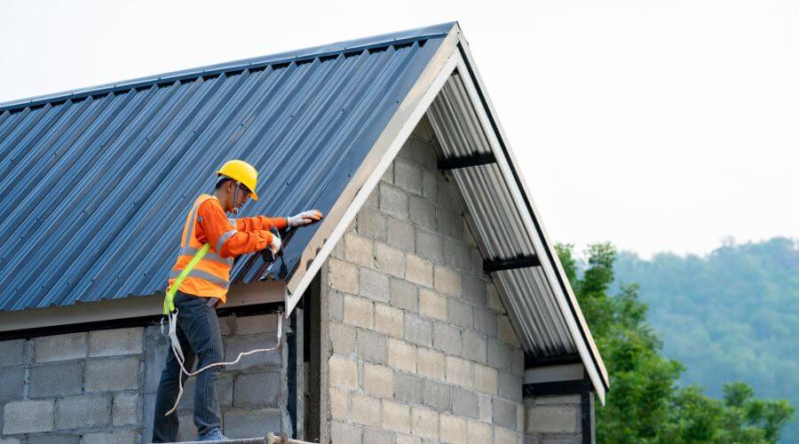 Expert Emergency Roof Repairs services in Kansas, IL